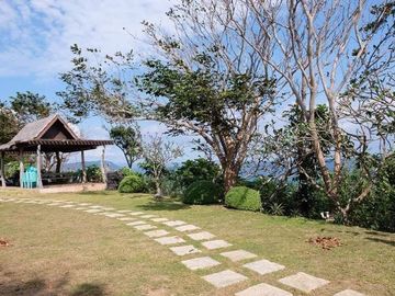 KYU - FOR SALE: 6 Bedroom House in Calatagan, Batangas