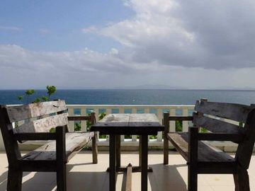KYU - FOR SALE: 6 Bedroom House in Calatagan, Batangas