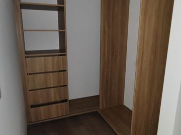 DEPARTAMENTO CON ENORME BALCON EN DEL VALLE CENTRO