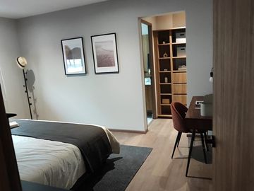 DEPARTAMENTO CON ENORME BALCON EN DEL VALLE CENTRO