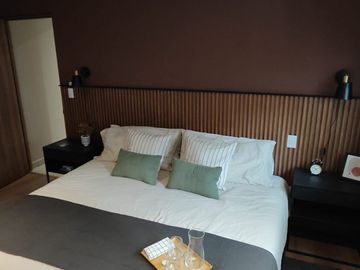 DEPARTAMENTO CON ENORME BALCON EN DEL VALLE CENTRO