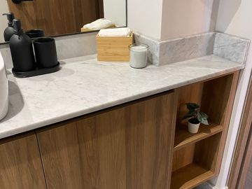 DEPARTAMENTO CON ENORME BALCON EN DEL VALLE CENTRO