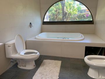 $3,350,000 Lomas de Cuernavaca, Recámaras, Alberca, Jacuzzi, Lomas de Cuernavaca, Temixco, Morelos
