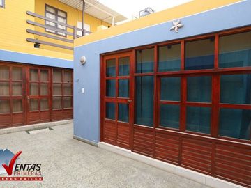BELLO DEPARTAMENTO EN PRIMER PISO TIPO CASITA 6TA FILA, CON CONCHERA DE 1 DORMITORIO MODERNO, IMPECABLE ACOGEDOR