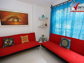 BELLO DEPARTAMENTO EN PRIMER PISO TIPO CASITA 6TA FILA, CON CONCHERA DE 1 DORMITORIO MODERNO, IMPECABLE ACOGEDOR