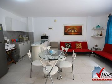BELLO DEPARTAMENTO EN PRIMER PISO TIPO CASITA 6TA FILA, CON CONCHERA DE 1 DORMITORIO MODERNO, IMPECABLE ACOGEDOR