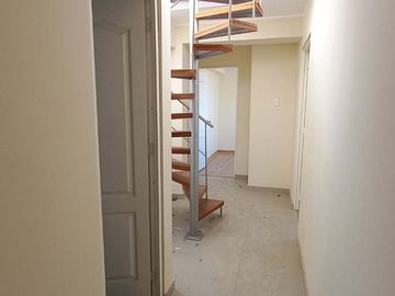 VENTA DE DEPARTAMENTO DE ESTRENO CON AIRES Y COCHERA EN SANTIAGO DE SURCO