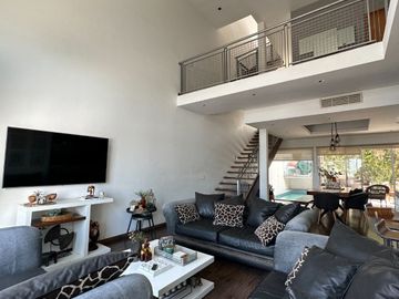 VENTA CASA EN PRIVADA SAN JERONIMO CON ALBERCA PRIVADA