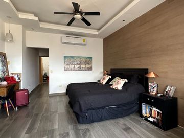 VENTA CASA EN PRIVADA SAN JERONIMO CON ALBERCA PRIVADA