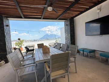 VENTA CASA EN PRIVADA SAN JERONIMO CON ALBERCA PRIVADA