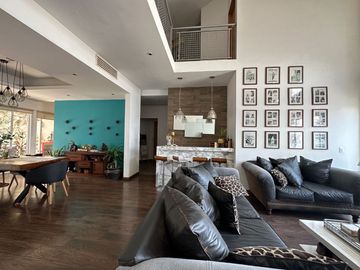 VENTA CASA EN PRIVADA SAN JERONIMO CON ALBERCA PRIVADA