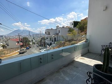 VENTA CASA EN PRIVADA SAN JERONIMO CON ALBERCA PRIVADA
