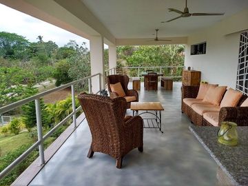 CASA DE CAMPO CON AMPLIO TERRENO EN SAN CARLOS