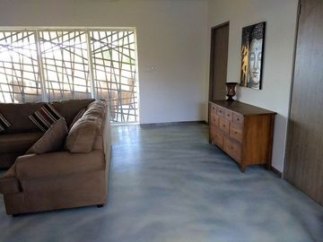 CASA DE CAMPO CON AMPLIO TERRENO EN SAN CARLOS