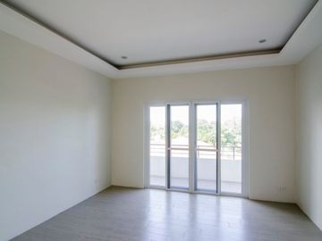 For Sale: 5 Bedroom Townhouse in Fairview Quezon City