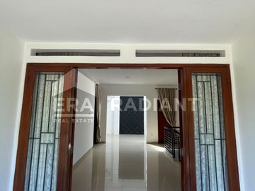 Rumah Hook Dijual di Bintaro Sektor 9, Cluster Oriana Permata