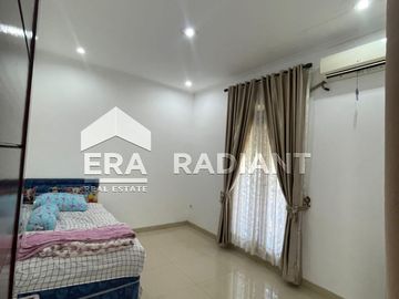 Rumah Hook Dijual di Bintaro Sektor 9, Cluster Oriana Permata