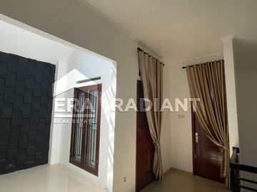 Rumah Hook Dijual di Bintaro Sektor 9, Cluster Oriana Permata