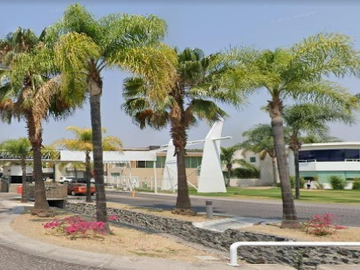 VENTA DE BONITA Y AMPLIA CASA EN CUMBRES DEL LAGO, JURIQUILLA, QUERÉTARO