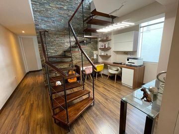 Surco Amplio Duplex de Lujo en Venta en Exclusiva Zona - Urb. Chama