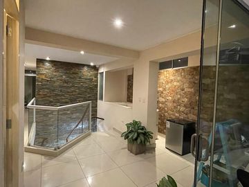 Surco Amplio Duplex de Lujo en Venta en Exclusiva Zona - Urb. Chama
