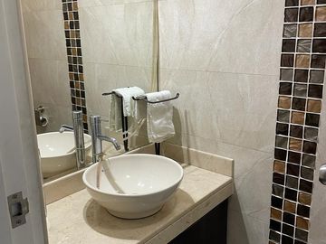 Surco Amplio Duplex de Lujo en Venta en Exclusiva Zona - Urb. Chama