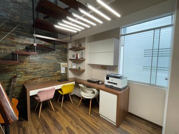 Surco Amplio Duplex de Lujo en Venta en Exclusiva Zona - Urb. Chama