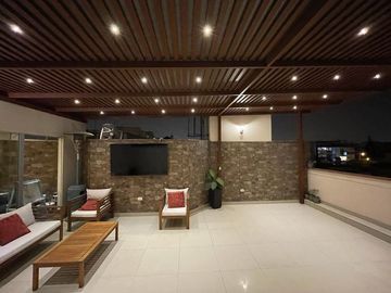 Surco Amplio Duplex de Lujo en Venta en Exclusiva Zona - Urb. Chama