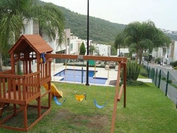 Casa en Venta San Jeronimo, en fraccionamiento privado.