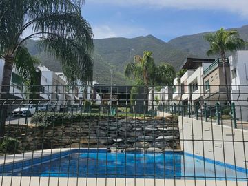 Casa en Venta San Jeronimo, en fraccionamiento privado.