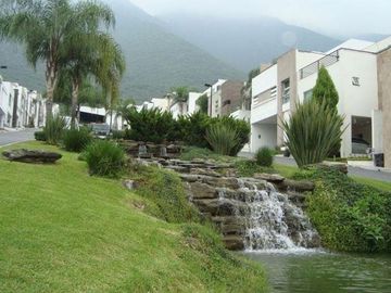 Casa en Venta San Jeronimo, en fraccionamiento privado.