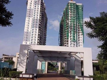 METRO MANILA High End Condo Modern Minimialist Condo near Hotel Mall Resturants and Airport Hospital School Office  HIGH END BUT AFFORDABLE CONDO IN S