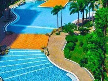 METRO MANILA High End Condo Modern Minimialist Condo near Hotel Mall Resturants and Airport Hospital School Office  HIGH END BUT AFFORDABLE CONDO IN S