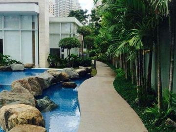 METRO MANILA High End Condo Modern Minimialist Condo near Hotel Mall Resturants and Airport Hospital School Office  HIGH END BUT AFFORDABLE CONDO IN S