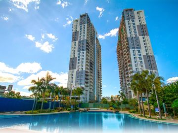 METRO MANILA High End Condo Modern Minimialist Condo near Hotel Mall Resturants and Airport Hospital School Office  HIGH END BUT AFFORDABLE CONDO IN S