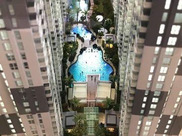 METRO MANILA High End Condo Modern Minimialist Condo near Hotel Mall Resturants and Airport Hospital School Office  HIGH END BUT AFFORDABLE CONDO IN S