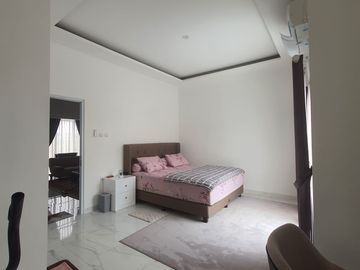 Rumah Siap Huni Dalam Cluster Dekat Tol Sawangan Posisi Hook