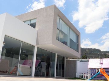 Casas dentro de conjunto privado con doble filtro de seguridad   entorno natural.