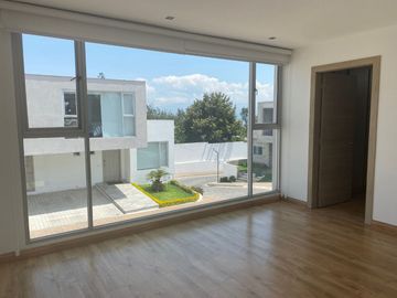 Casas dentro de conjunto privado con doble filtro de seguridad   entorno natural.