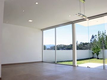 Casas dentro de conjunto privado con doble filtro de seguridad   entorno natural.