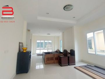 บ้านเดี่ยว หมู่บ้าน ราชพฤกษ์ หทัยราษฎร์ เนื้อที่ 50 ตรว ใกล้สี่แยกไฟแดงตลาดหทัยมิตร แขวงบางชัน เขตคลองสามวา กรุงเทพมหานคร