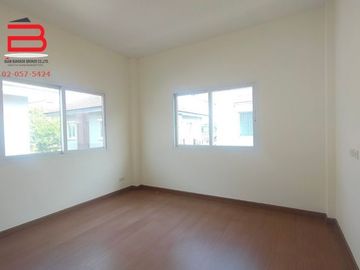 บ้านเดี่ยว หมู่บ้าน ราชพฤกษ์ หทัยราษฎร์ เนื้อที่ 50 ตรว ใกล้สี่แยกไฟแดงตลาดหทัยมิตร แขวงบางชัน เขตคลองสามวา กรุงเทพมหานคร