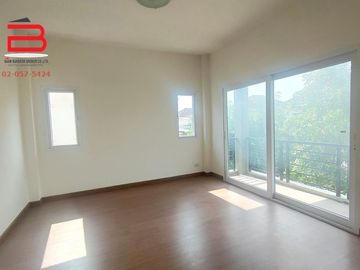 บ้านเดี่ยว หมู่บ้าน ราชพฤกษ์ หทัยราษฎร์ เนื้อที่ 50 ตรว ใกล้สี่แยกไฟแดงตลาดหทัยมิตร แขวงบางชัน เขตคลองสามวา กรุงเทพมหานคร