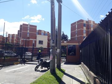 EN VENTA MUY BELLO APARTAMENTO  UBICADO EN  CONJUNTO ATLANTA II, INTERIOR 7 APTO 319. CARRERA 49B #58G - 05 SUR