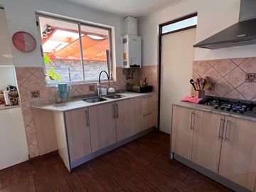 VENTA casa san Joaquin 3 dormitorios 3 baños , piscina y Quincho