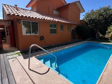 VENTA casa san Joaquin 3 dormitorios 3 baños , piscina y Quincho
