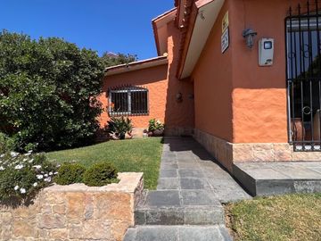 VENTA casa san Joaquin 3 dormitorios 3 baños , piscina y Quincho