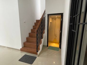Rumah Baru Siap Huni, Harga Murah Dkt Bintaro Tangerang PERUMAHAN