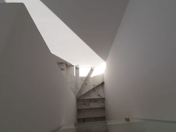EXCELENTE RESIDENCIA AL SUR DE PACHUCA CON ROOF GARDEN