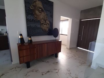 EXCELENTE RESIDENCIA AL SUR DE PACHUCA CON ROOF GARDEN